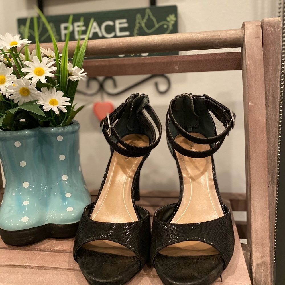 STYLE & CO women dressy black heels / size 5